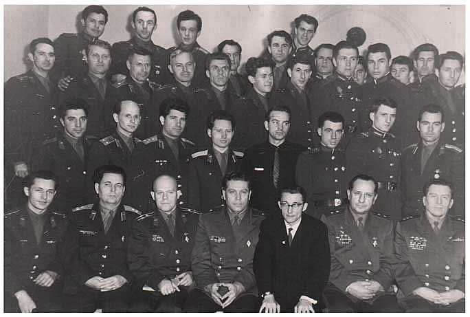 Отчетно-выборная комсомольская конференция армии дальней авиации, штаб которой находился в Смоленске.